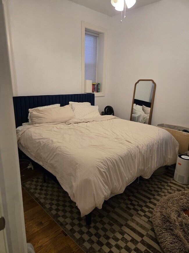 Foto del edificio - 2309 N Leavitt St