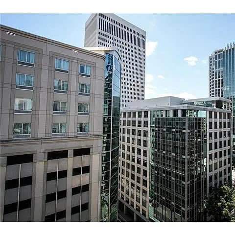 Foto principal - 230 S Tryon St