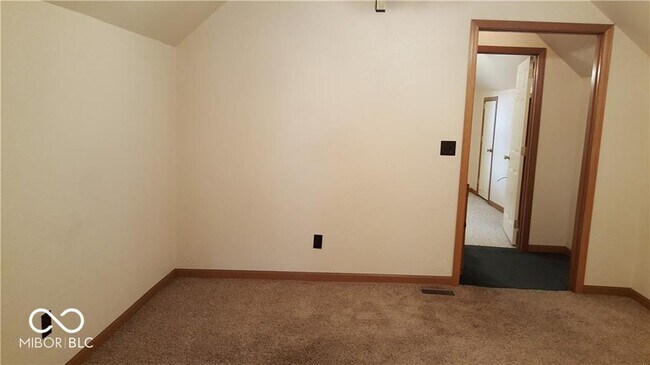 Foto del edificio - 325 S East St