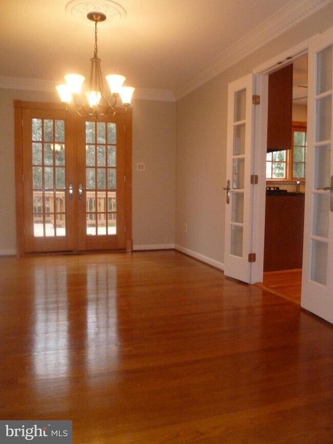 Building Photo - 7115 Warbler Ln