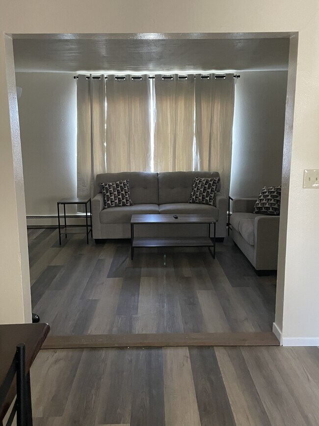 Foto del edificio - 380 S Wagon Wheel Dr