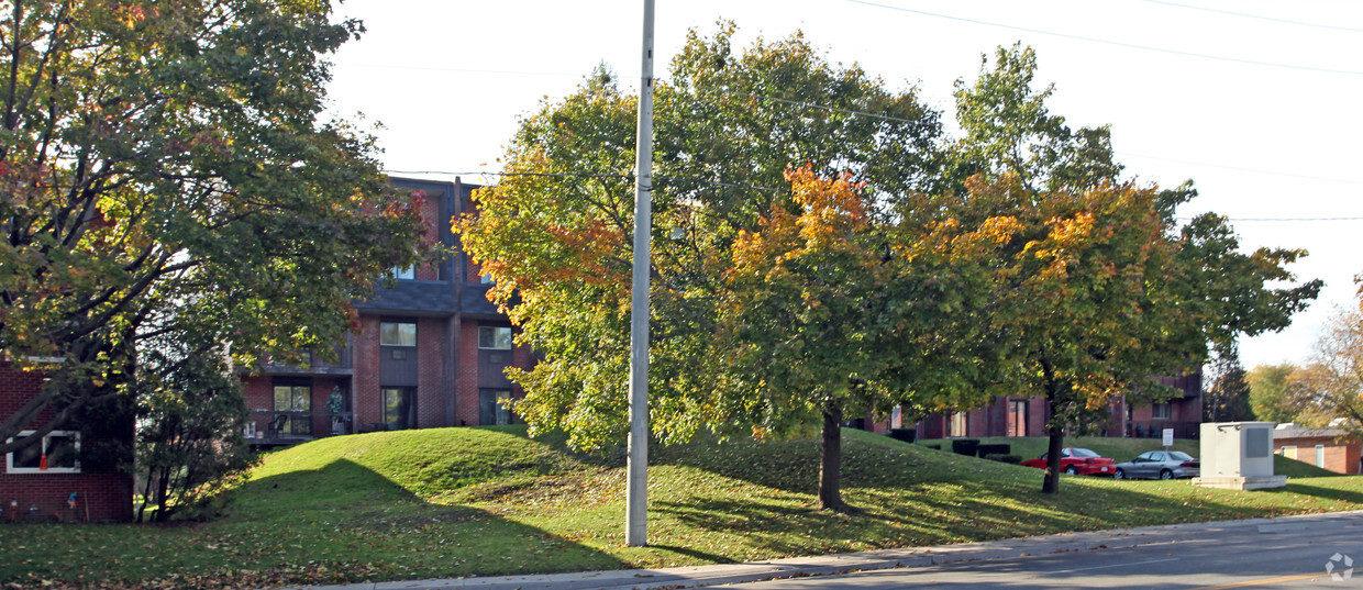 Building Photo - Collegeview Apartments