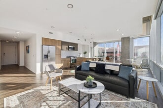 Building Photo - 222 E Jefferson St