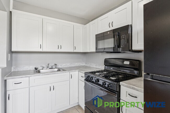 Foto del edificio - 1664 E Cold Spring Ln