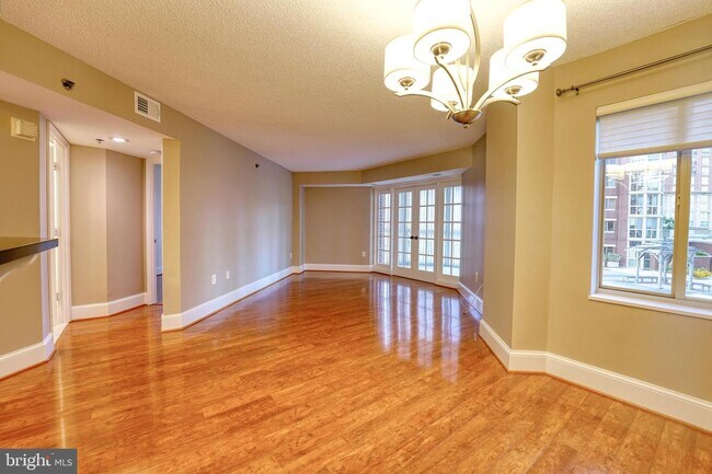 Foto del edificio - 2181 Jamieson Ave