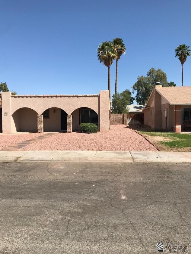 Primary Photo - 1424 E Sunset Ct