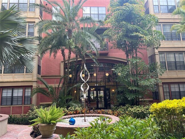 Foto del edificio - 911 N Orange Ave
