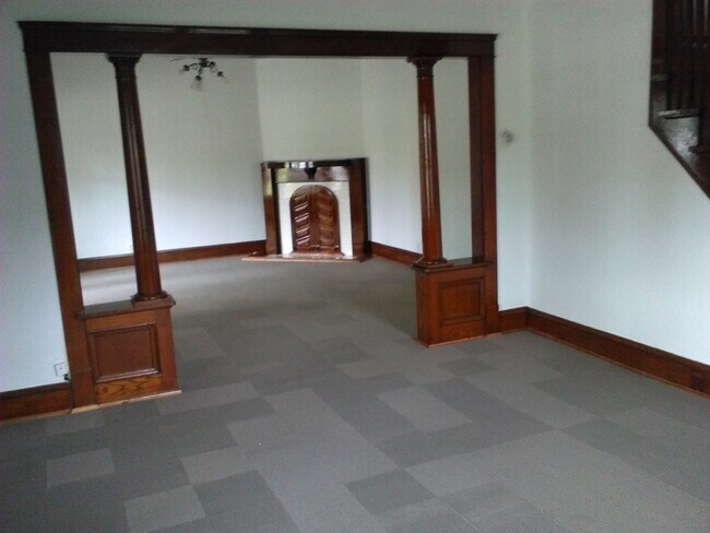 Primer piso - 308 E 151st St