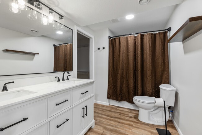 Building Photo - 915 Blair Cir