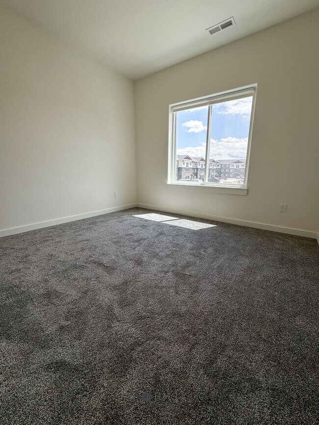 Foto del edificio - BRAND NEW Pet Friendly 1 bed/ 1 bath apart...