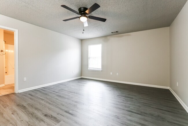 Building Photo - 2424 Cedar Ridge Dr