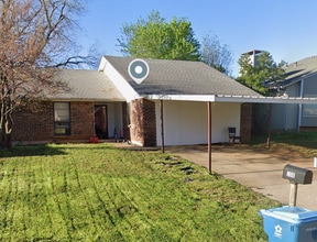 Building Photo - 108 London Ln