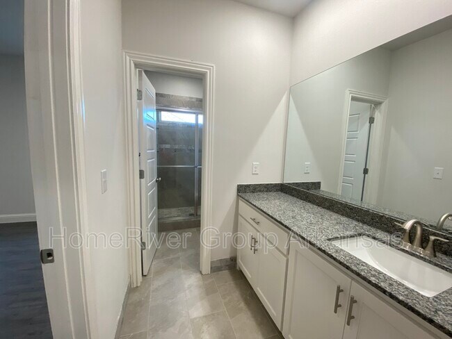 Foto del edificio - 1130 Sunshine Ct