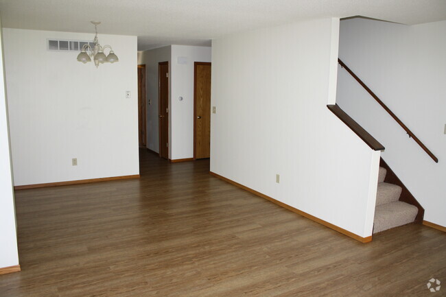Building Photo - 1803 5th St