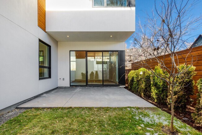 Building Photo - Stand-alone Luxury Residence at the Corner...