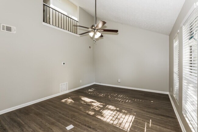 Building Photo - 8754 Edenton Way