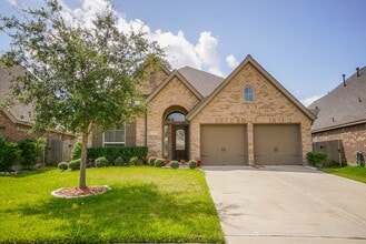 Building Photo - 1215 Watercrest Park Ln
