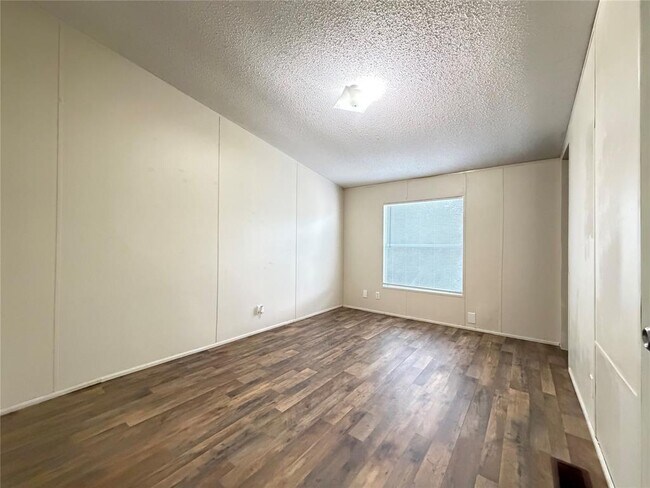 Building Photo - 372 Co Rd 4450