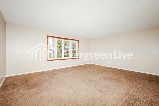 Building Photo - 4571 Sylvan Oak Dr