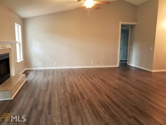 Building Photo - 102 Flamingo Dr