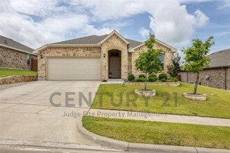 Building Photo - 1825 Agarito Dr