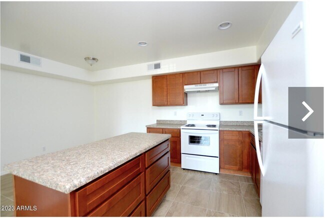 Foto del edificio - 10402 N 9th Ave