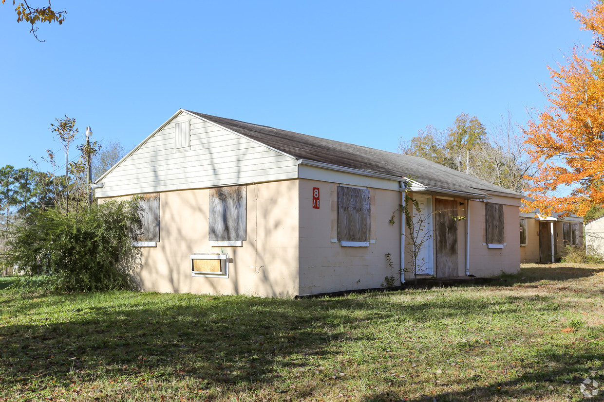 Building Photo - 815 W Buford St