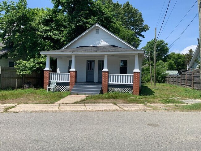 Building Photo - 5 Bancroft Ave