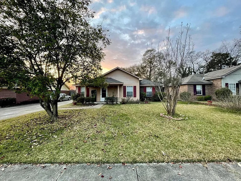 Foto principal - 3354 Gaston Ave