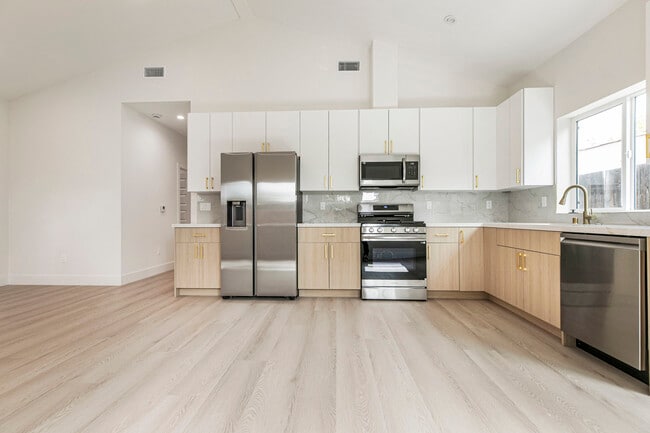 Foto del edificio - 914 Geneva St