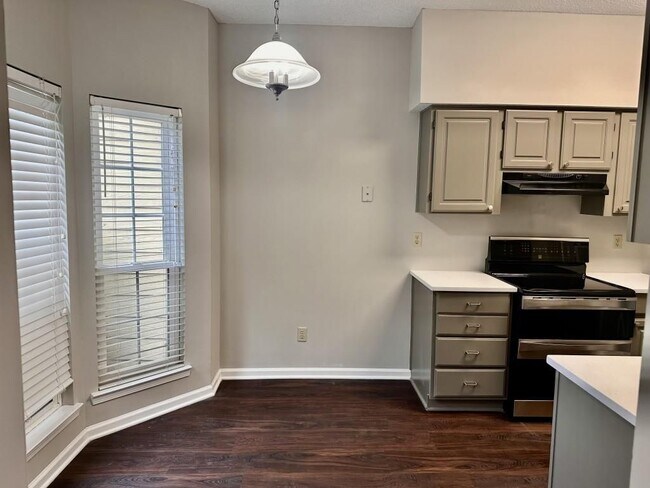 Foto del edificio - 2290 Fairways Ct