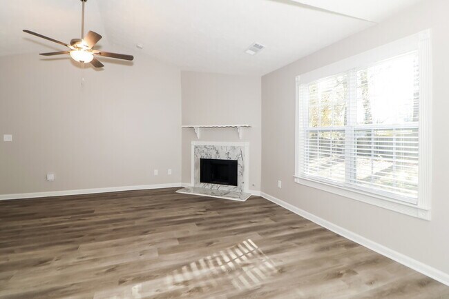 Foto del edificio - 731 Sugar Oak Ln