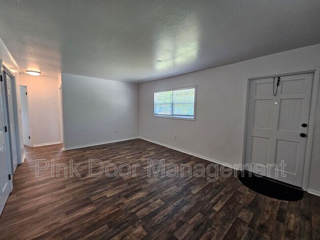 Foto del edificio - 2111 Parkview Ave