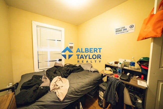 Building Photo - 4 Burke St