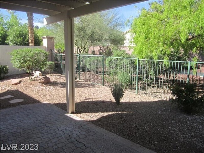 Building Photo - 2058 Smoketree Village Cir