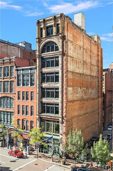 Building Photo - 915 Liberty Ave
