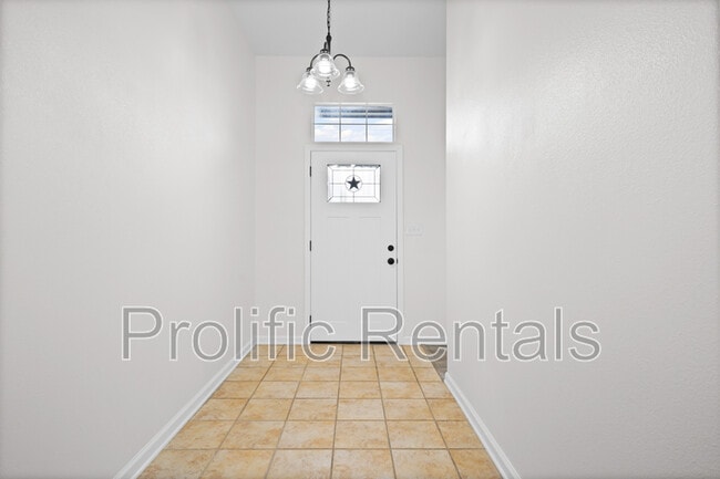 Foto del edificio - 4417 Briarwood Dr