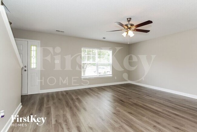 Building Photo - 2217 Thorn Crest Dr
