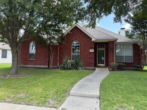 Building Photo - 8026 Palisades Dr