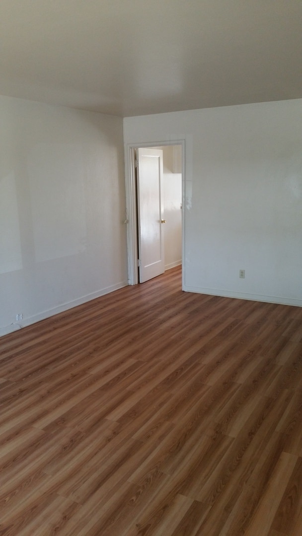 Building Photo - updated 2 bedroom duplex