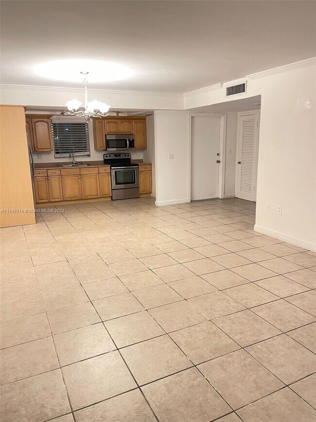 Building Photo - 7370 SW 82nd St