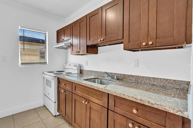 Foto del edificio - 705 NW 14th Terrace