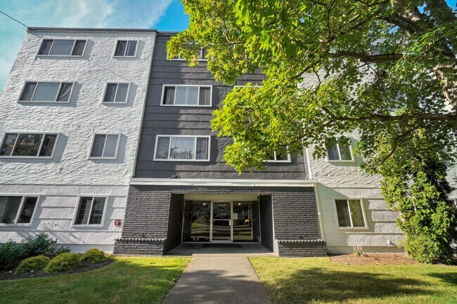 Photo du bâtiment - Rockridge Apartments