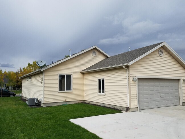Foto del edificio - 7806 N Windhover Rd