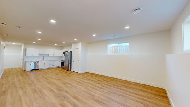 Building Photo - 93 Sunset Dr
