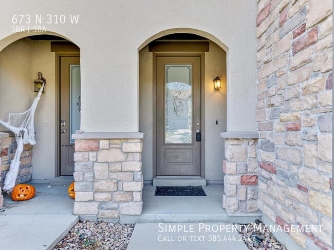 Building Photo - Clean, well-kept 3-BD Townhome in Centervi...