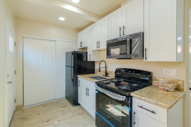 Building Photo - 1174 Sea Strand Ln