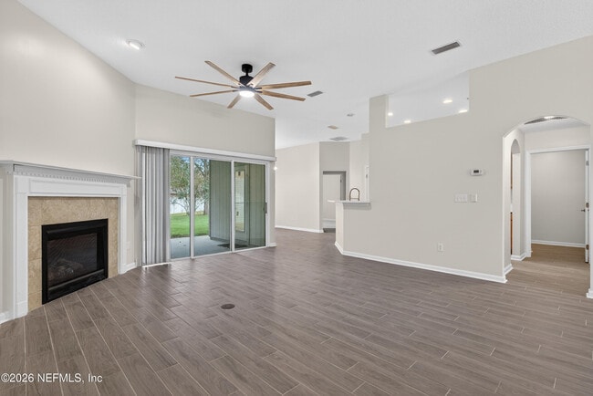 Foto del edificio - 14344 Summer Breeze Dr