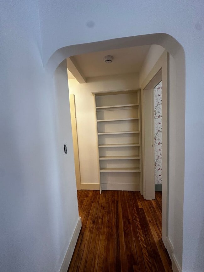 Building Photo - Newly Renovated 3-Bed Single Family Home