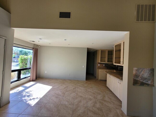 Building Photo - 2950 Escoba Dr